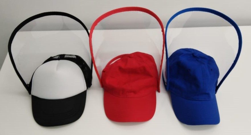 GORRA CON CARETA DE PVC VARIOS COLORES NIÑO