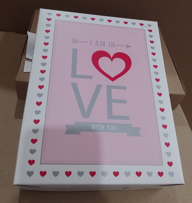 CAJA DE REGALO CAPLE BLANCO (TAPA Y BASE) DISEÑO LOVE ROSA MED.25.5 x 20 x 6.5