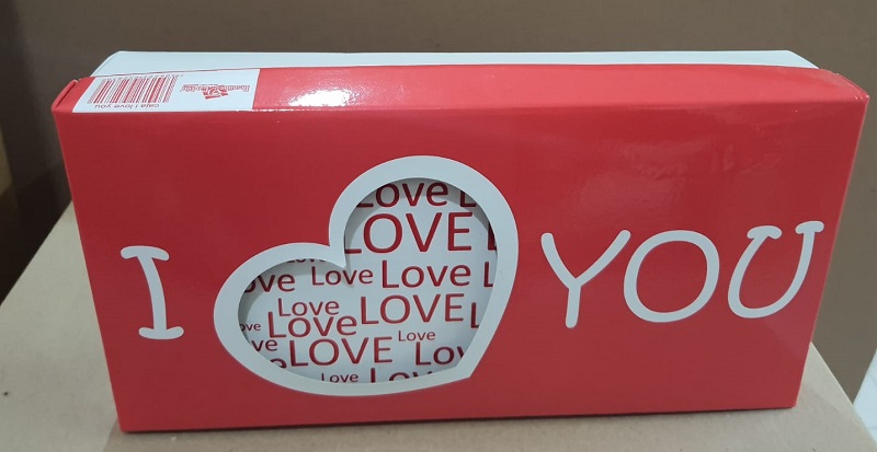 CAJA REGALO I LOVE YOU RECTANGULAR ( Caja base y tapa con ventana de corazón) MED.30x15x6 CMS