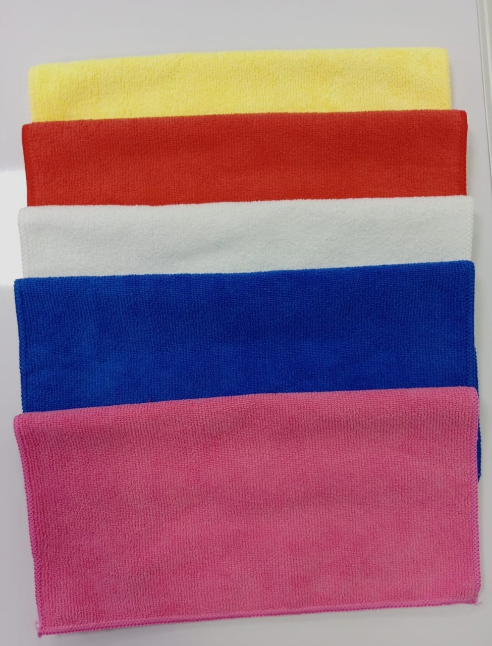 TOALLA MICROFIBRA DE 30 X 30 CMS
